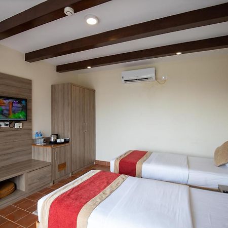 Gateway Himalaya Resort Ghanpokhara Exterior photo