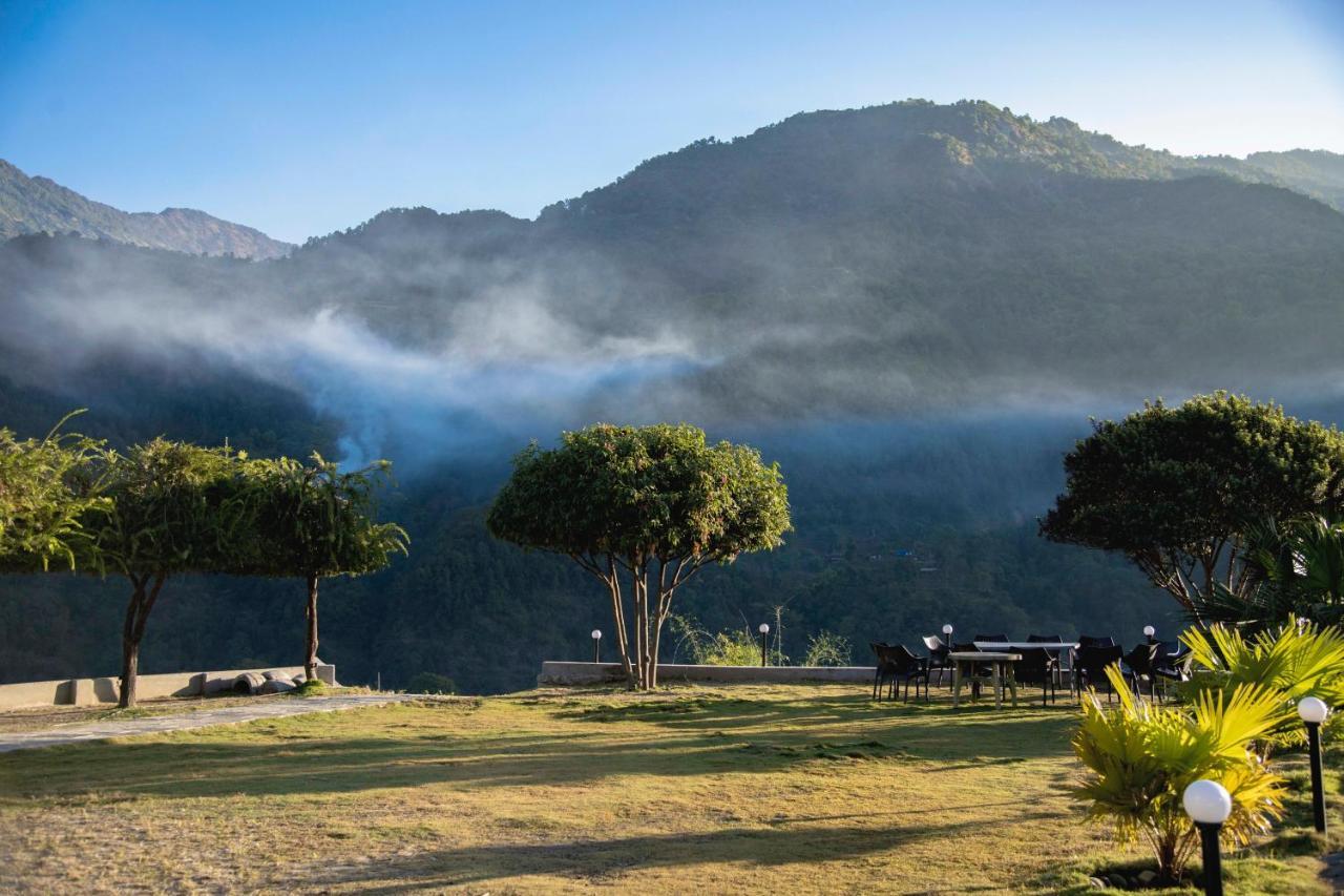 Gateway Himalaya Resort Ghanpokhara Exterior photo