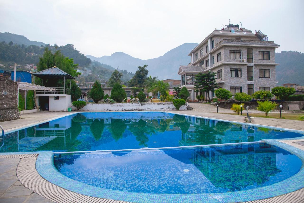 Gateway Himalaya Resort Ghanpokhara Exterior photo