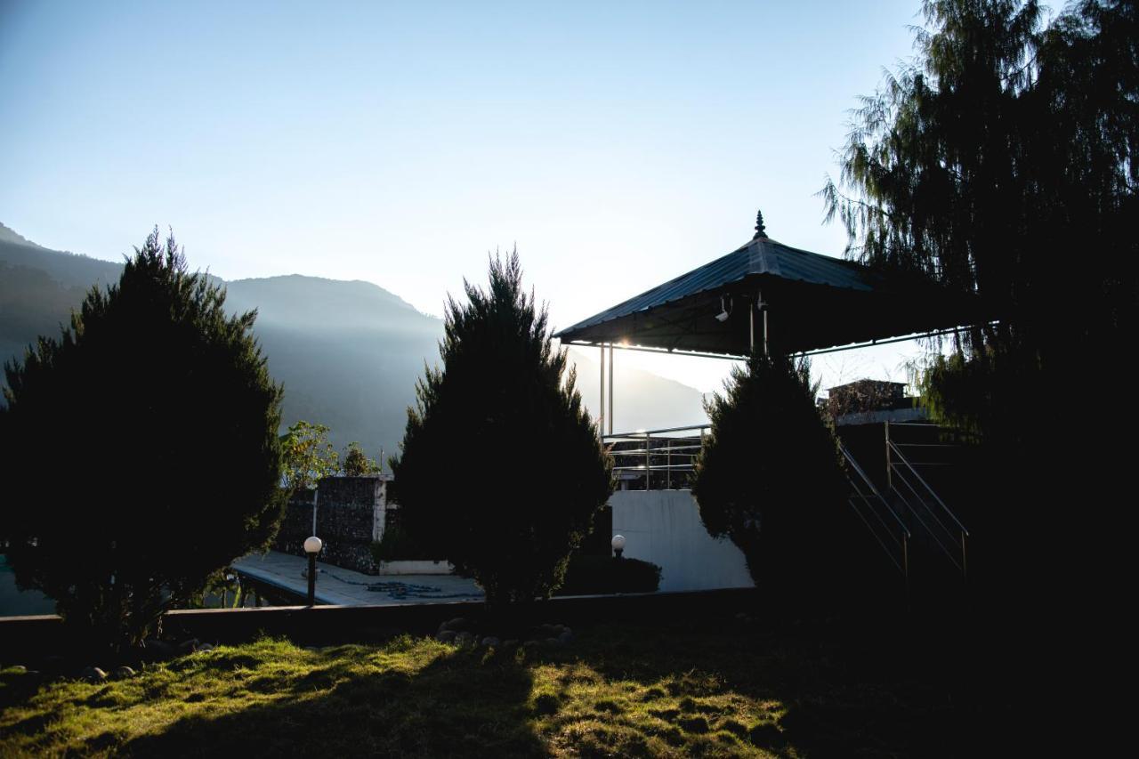 Gateway Himalaya Resort Ghanpokhara Exterior photo
