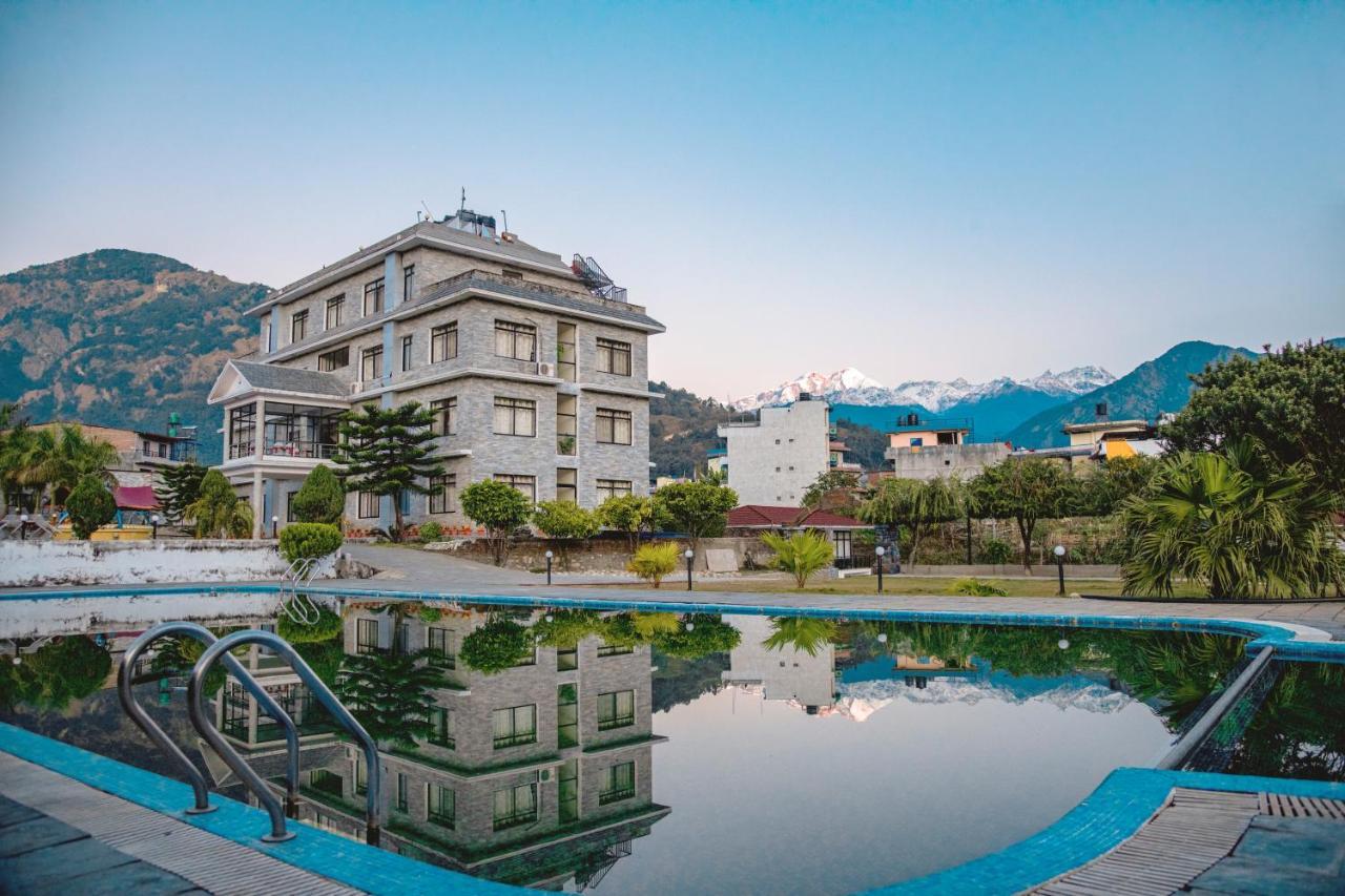 Gateway Himalaya Resort Ghanpokhara Exterior photo