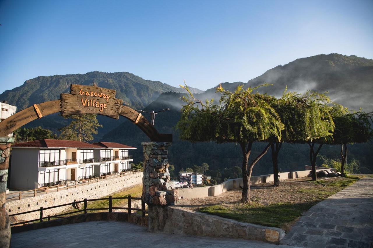 Gateway Himalaya Resort Ghanpokhara Exterior photo